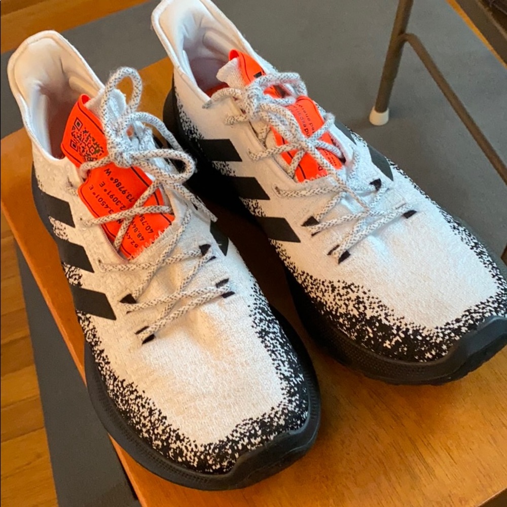 Adidas Bounce runners 13